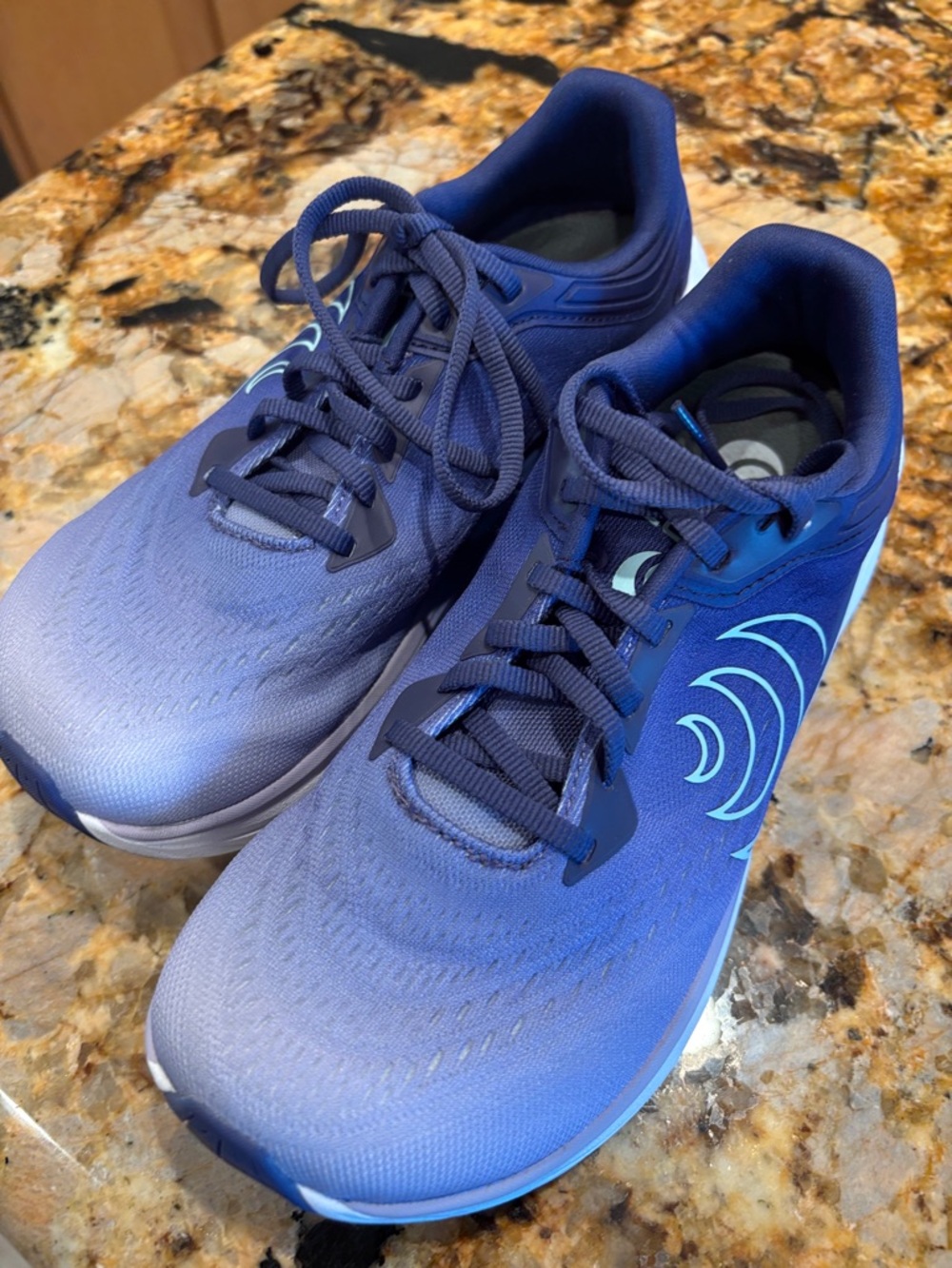 Lavender TOPO tennis shoes, Phantom 4